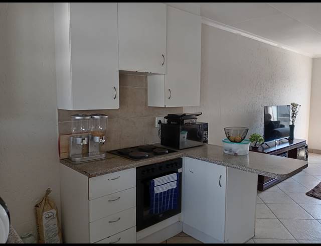 2 BEDROOM SECTIONAL TITLE FOR SALE IN BOKSBURG NORTH